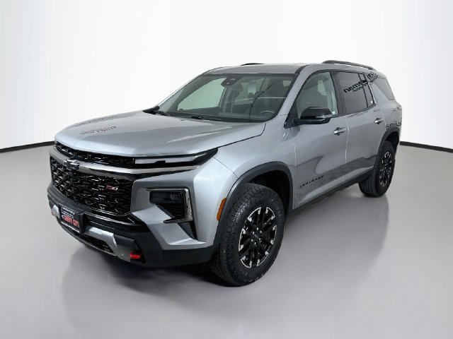 Used 2025 Chevrolet Traverse Z71 AWD/4WD image 3