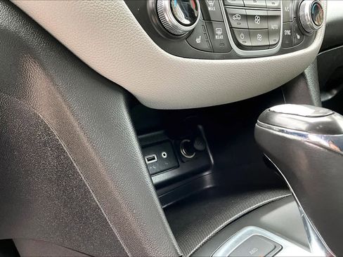 Used 2019 Chevrolet Equinox LT AWD/4WD image 35