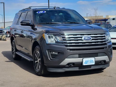 Used 2019 Ford Expedition XLT w/ Equipment Group 202A image 3