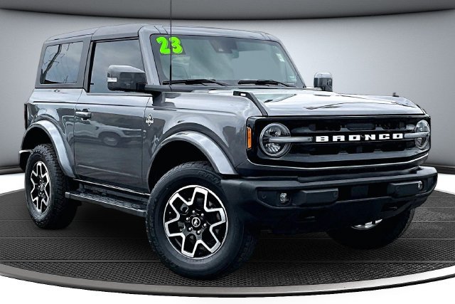 Used 2023 Ford Bronco Outer Banks AWD/4WD image 3