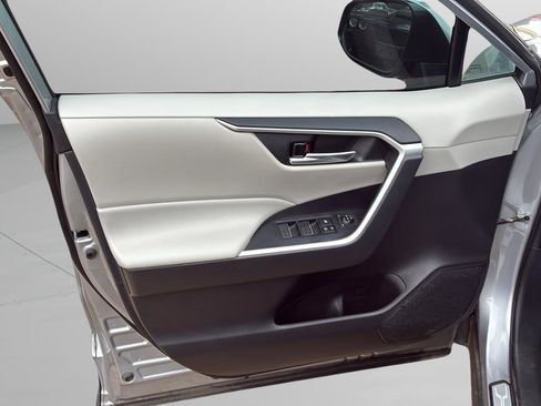 Used 2024 Toyota RAV4 XLE w/ Convenience Package image 20