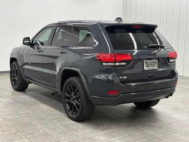 Used 2018 Jeep Grand Cherokee Altitude AWD/4WD image 4
