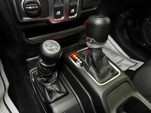 Used 2023 Jeep Wrangler Sport AWD/4WD image 27