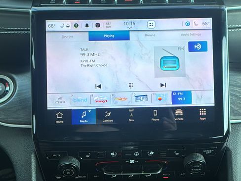 Used 2023 Jeep Grand Cherokee Limited w/ Luxury Tech Group II RWD image 25