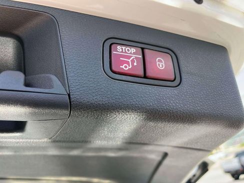 Used 2014 Mercedes-Benz GLK 250 BlueTEC 4MATIC image 18