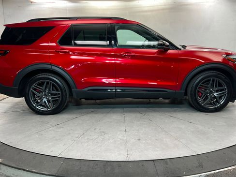 Used 2025 Ford Explorer ST w/ Sun And Sound Package AWD/4WD image 7