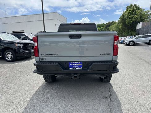 Used 2025 Chevrolet Silverado 2500 Custom w/ Custom Value Package AWD/4WD image 4