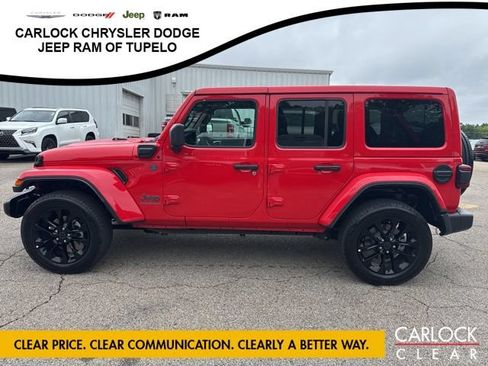 Used 2025 Jeep Wrangler Unlimited Sahara w/ Safety Group AWD/4WD image 9