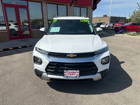 Used 2023 Chevrolet TrailBlazer LT AWD/4WD image 2