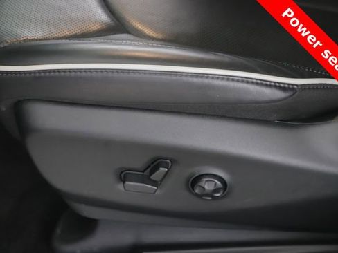 Used 2024 Chrysler Pacifica Limited w/ S Appearance Package image 19