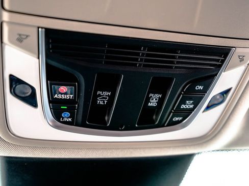 Certified 2024 Acura MDX w/ Advance Package AWD/4WD image 43
