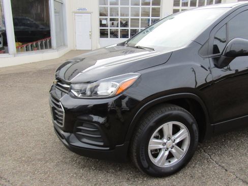Used 2020 Chevrolet Trax LS image 4