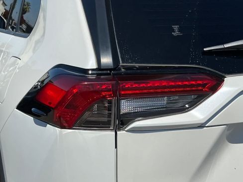 Used 2021 Toyota RAV4 XLE Premium FWD image 20
