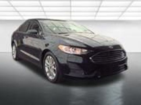 Used 2020 Ford Fusion SE image 9
