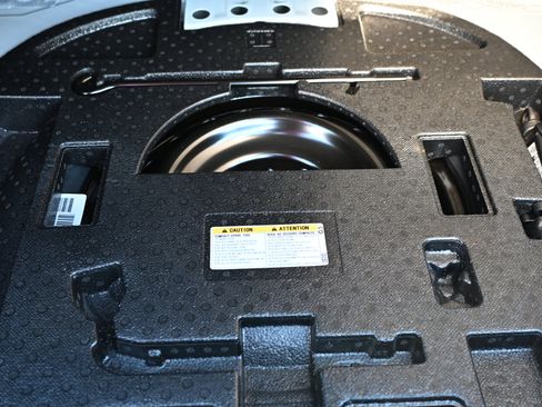 Used 2025 Toyota Camry SE AWD (Natl) image 44