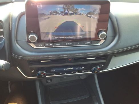 Used 2024 Nissan Rogue SV w/ SV Premium Package FWD image 15