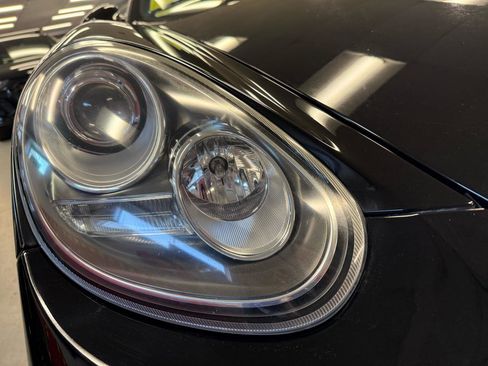 Used 2011 Porsche Cayman RWD image 16
