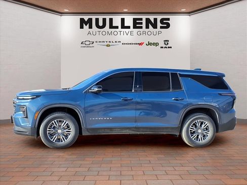 Used 2024 Chevrolet Traverse LS image 8