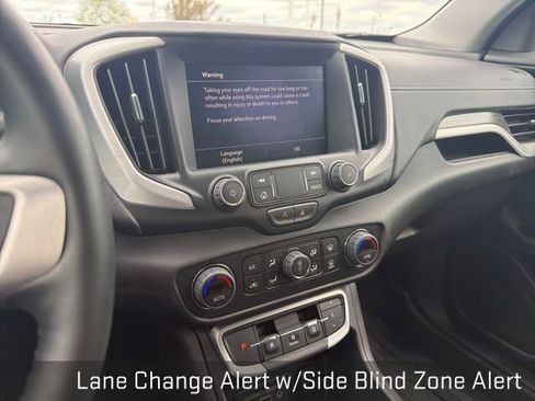 Used 2024 GMC Terrain SLT w/ Elevation Edition image 36