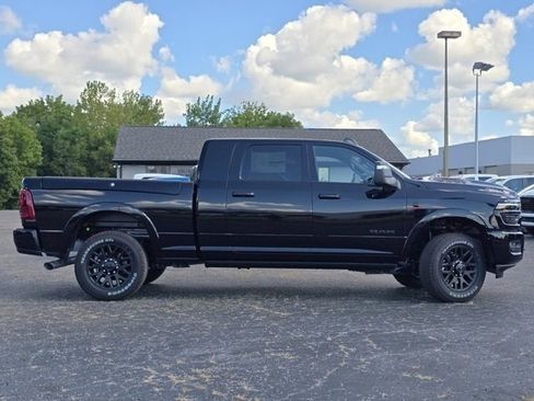 Used 2026 RAM 2500 Limited AWD/4WD image 35