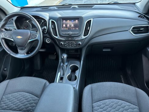 Used 2020 Chevrolet Equinox LT w/ Driver Convenience Package image 6