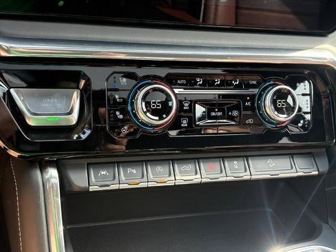 Certified 2025 GMC Sierra 1500 Denali Ultimate image 15