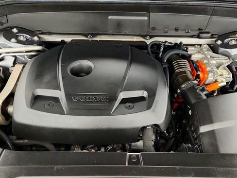 Used 2017 Volvo XC90 T8 R-Design w/ Vision Package image 29