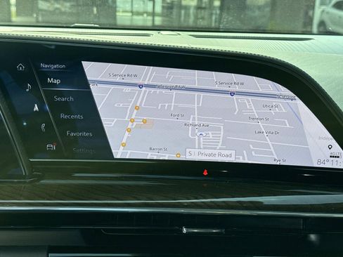 Used 2024 Cadillac Escalade Sport Platinum w/ LPO, ONYX Package image 23