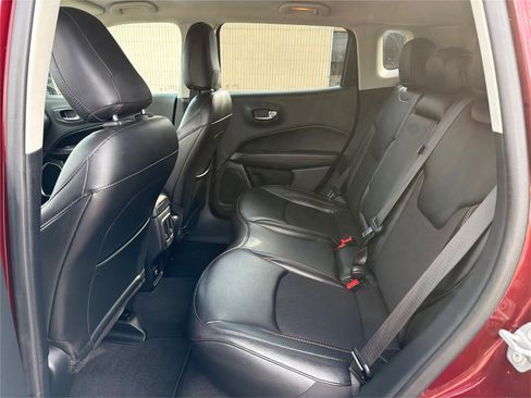 Used 2020 Jeep Compass Latitude image 11