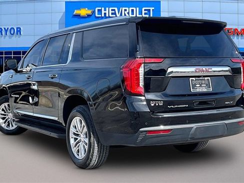 Used 2022 GMC Yukon XL SLT w/ SLT Premium Package image 4