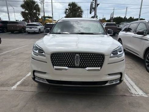 Used 2020 Lincoln Aviator Reserve w/ Equipment Group 202A AWD/4WD image 2
