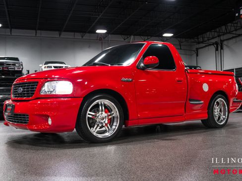 Used 2003 Ford F150 Lightning RWD image 1