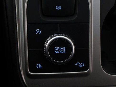 Used 2020 Ford Explorer XLT w/ Comfort Package image 56