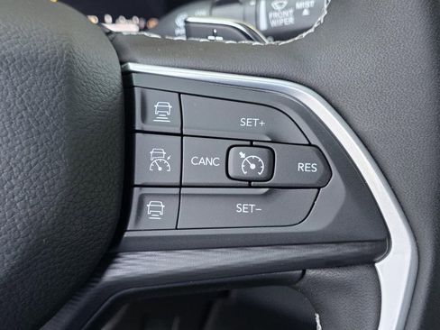 New 2025 Jeep Grand Cherokee L Altitude AWD/4WD image 28