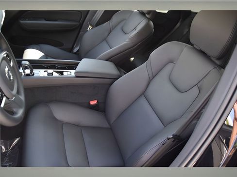 Certified 2024 Volvo XC60 T8 Plus w/ Protection Package Premier image 12