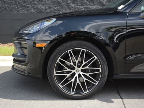 Certified 2026 Porsche Macan Turbo AWD/4WD image 39