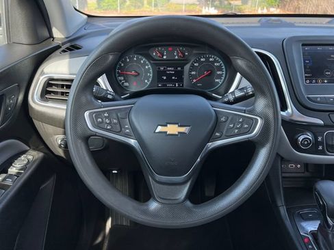 Used 2022 Chevrolet Equinox LS w/ Driver Confidence II Package AWD/4WD image 18