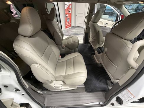 Used 2019 Toyota Sienna XLE image 45