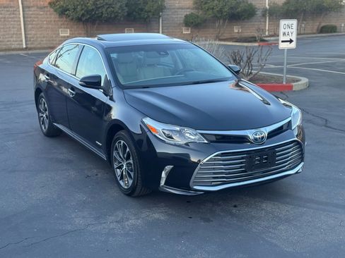 Used 2018 Toyota Avalon XLE Plus w/ Carpet Mat Package FWD image 8