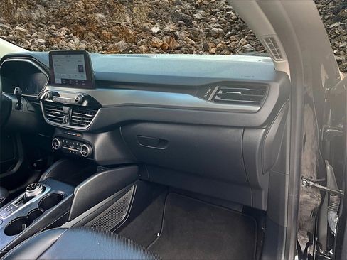 Used 2021 Ford Escape Titanium image 16