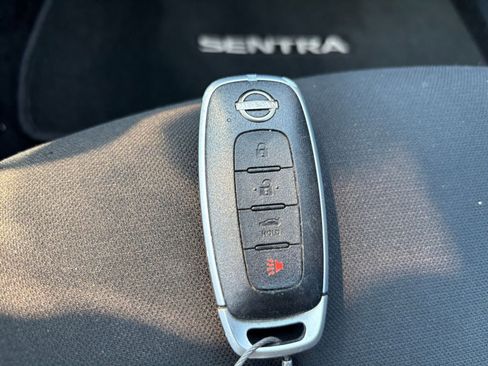 Used 2025 Nissan Sentra SV FWD image 22
