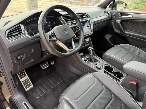 Used 2023 Volkswagen Tiguan SEL R-Line AWD/4WD image 8