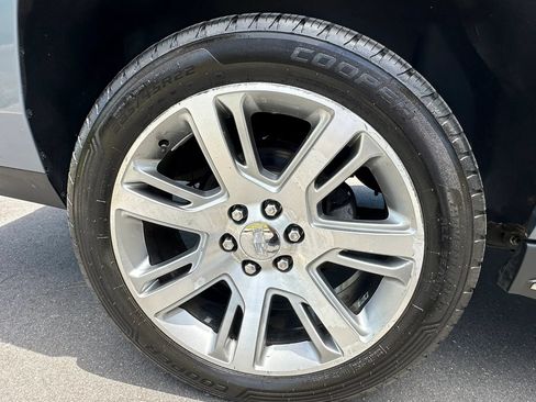 Used 2016 Cadillac Escalade ESV Luxury AWD/4WD image 23