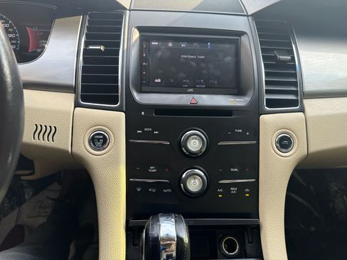 Used 2018 Ford Taurus SEL w/ Equipment Group 201A FWD image 20