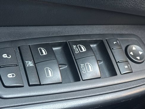 Used 2016 Jeep Cherokee Limited AWD/4WD image 35