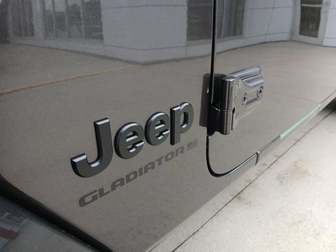 New 2026 Jeep Gladiator Sport AWD/4WD image 33
