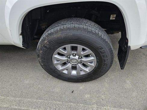 Used 2019 Toyota Tacoma 4x4 Access Cab image 23