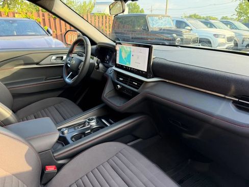 Used 2025 Ford Explorer ST-Line AWD/4WD image 29