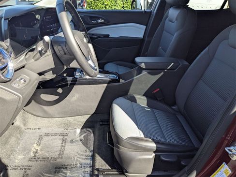 Used 2025 Chevrolet Trax LT w/ LT Convenience Package image 20