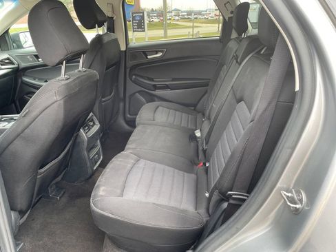 Used 2020 Ford Edge SE image 15